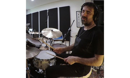 VOLKAN ÖKTEM  (DAVUL)